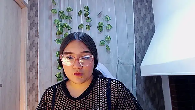 anyela donecm online show from 04/08/26, 07:15