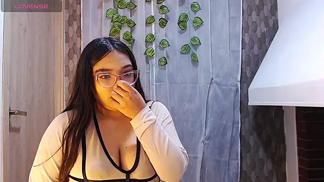 anyela donecm online show from 04/09/26, 07:20