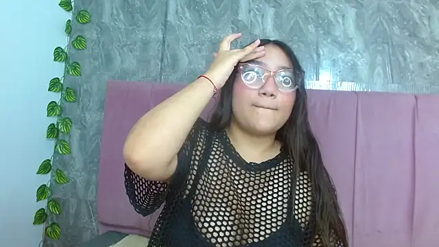 anyela donecm online show from 06/12/26, 07:55