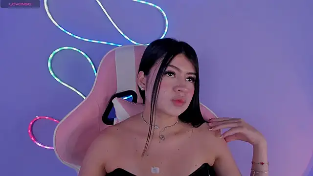 miacapone online show from 04/18/26, 07:07