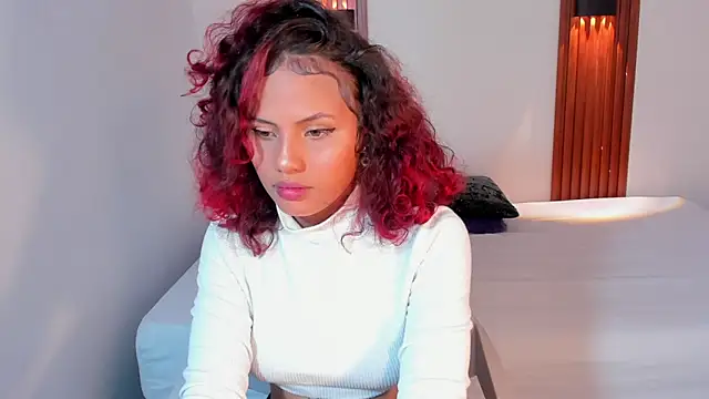 Snapshot of EmmaCole55 chatting on 02/28/26, 04:23 EmmaCole55 online show from 02/28/26, 04:23