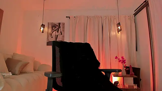 Snapshot of IsabellaLux_ chatting on 06/14/26, 10:22 IsabellaLux online show from 06/14/26, 10:22