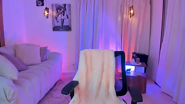 Snapshot of IsabellaLux_ chatting on 06/28/26, 08:26 IsabellaLux online show from 06/28/26, 08:26