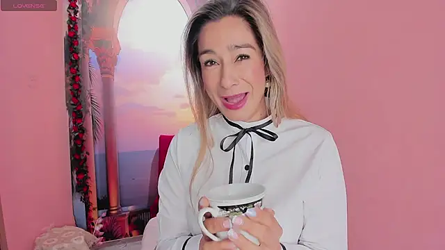 Snapshot of Madam_Dalila chatting on 06/19/26, 12:33 Madam Dalila online show from 06/19/26, 12:33