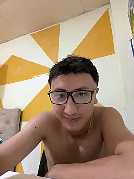 Snapshot of Gonzalogz chatting on 05/10/26, 04:27 Gonzalogz online show from 05/10/26, 04:27