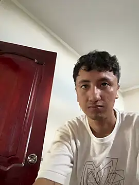 Snapshot of Gonzalogz chatting on 05/18/26, 03:39 Gonzalogz online show from 05/18/26, 03:39