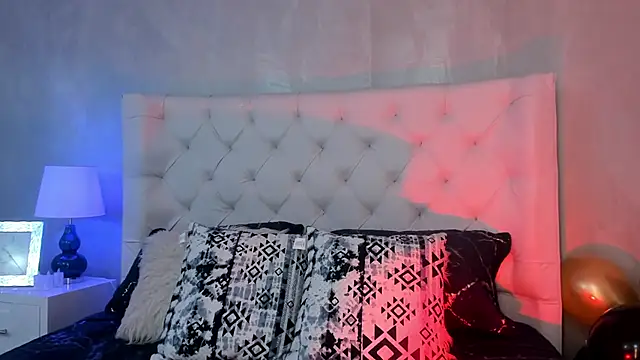 Ivi jones  online show from 03/23/26, 07:03