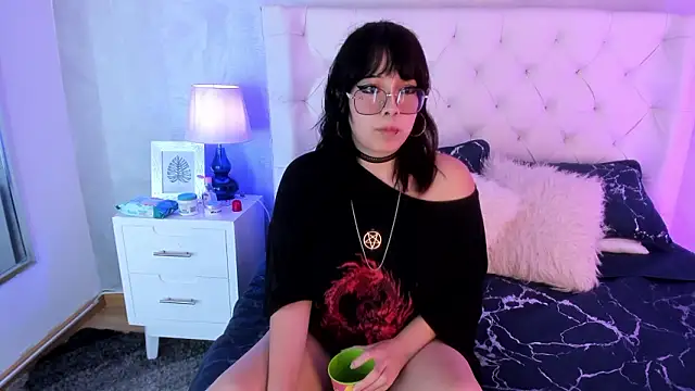 Ivi jones  online show from 03/09/26, 07:17