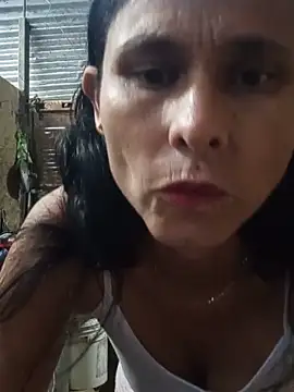 yuliitza4 online show from 06/08/26, 10:32