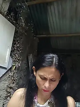yuliitza4 online show from 06/29/26, 11:48