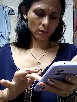 yuliitza4 online show from 03/18/26, 01:24