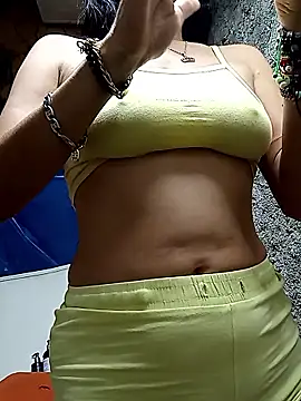 yuliitza4 online show from 03/30/26, 12:34