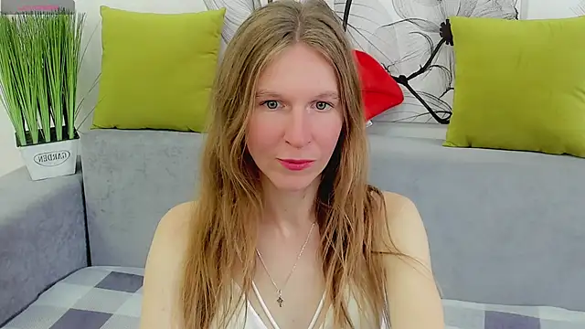 Mira XOo online show from 04/14/26, 02:00