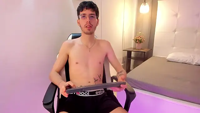 Snapshot of Jason_23__ chatting on 03/01/26, 01:33 Jason 23 online show from 03/01/26, 01:33