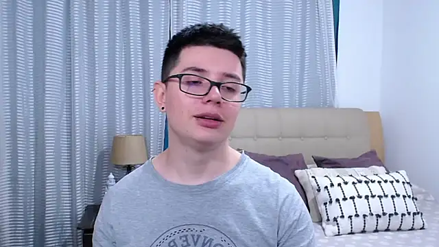 Snapshot of BlackFoXXX69 chatting on 03/18/26, 07:04 BlackFoXXX69 online show from 03/18/26, 07:04