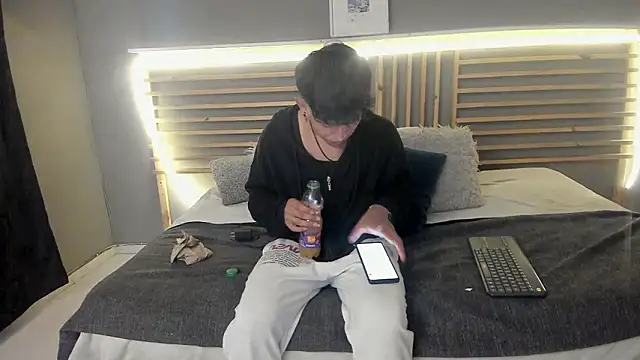 clark ken01 online show from 03/05/26, 09:11