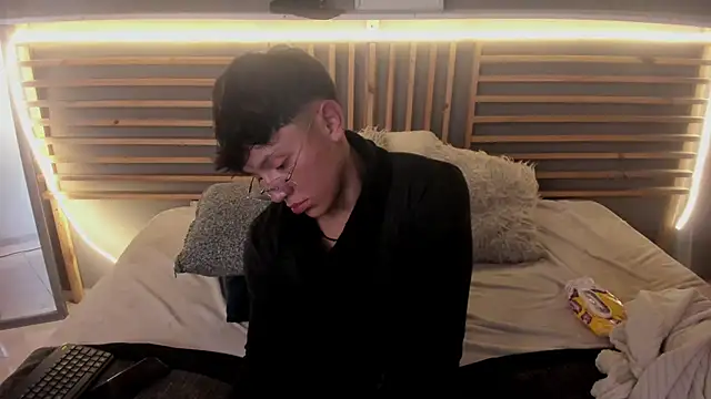 clark ken01 online show from 03/10/26, 08:46