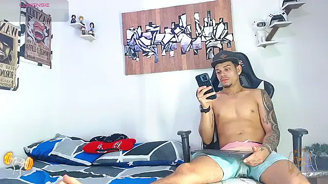 AdamsDvi online show from 03/08/26, 04:21