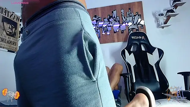 AdamsDvi online show from 03/10/26, 02:43