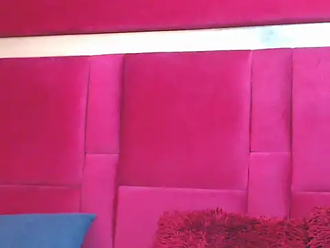 Snapshot of TiffannyValentine chatting on 04/23/26, 03:24 TiffannyValentine online show from 04/23/26, 03:24