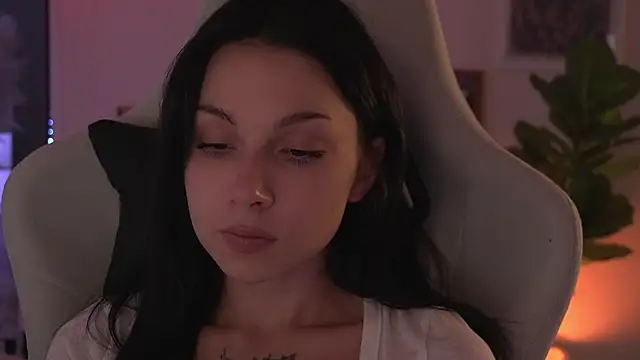 Akaruiiii online show from 04/07/26, 03:36