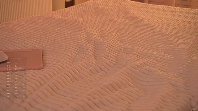 Snapshot of Akaruiiii chatting on 02/27/26, 01:28 Akaruiiii online show from 02/27/26, 01:28