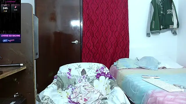 Snapshot of scarlet_johannson19 chatting on 06/21/26, 03:01 scarlet johannson19 online show from 06/21/26, 03:01