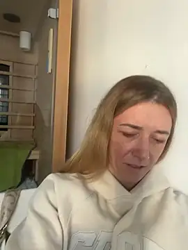 Snapshot of FitAnna chatting on 02/27/26, 03:45 FitAnna online show from 02/27/26, 03:45