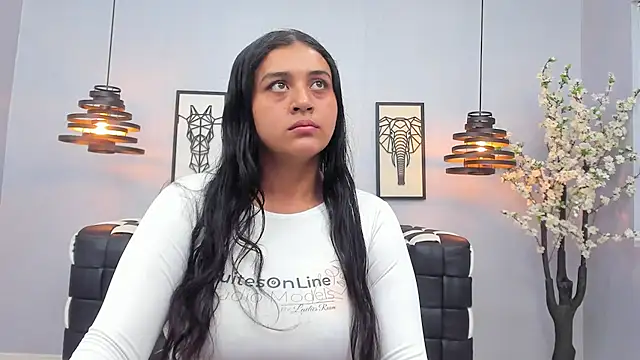 Lunaa Abril online show from 02/26/26, 12:16