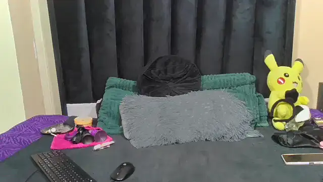 trixiey8 online show from 03/30/26, 04:52