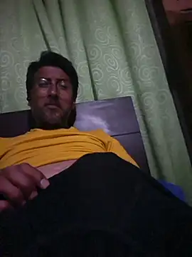 Snapshot of BRAD_MATURE chatting on 03/03/26, 03:02 BRAD MATURE online show from 03/03/26, 03:02