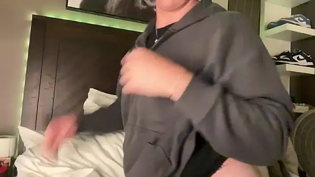 Snapshot of STICKYPENIS chatting on 02/27/26, 04:12 STICKYPENIS online show from 02/27/26, 04:12