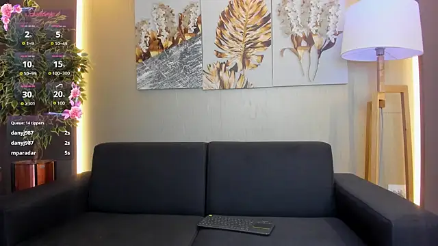 Snapshot of ValentinaaMilan chatting on 04/09/26, 06:19 ValentinaaMilan online show from 04/09/26, 06:19