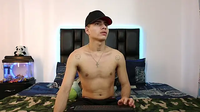 Snapshot of Dereek_Hot chatting on 03/02/26, 03:40 Dereek Hot online show from 03/02/26, 03:40