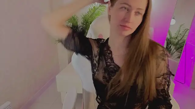 Snapshot of Bella_McKenzie chatting on 03/02/26, 01:39 Bella McKenzie online show from 03/02/26, 01:39