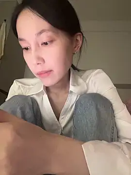 Snapshot of DD-5200 chatting on 02/28/26, 04:17 DD-5200 online show from 02/28/26, 04:17