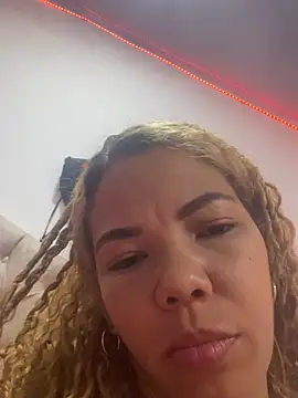 Crespita Hot23 online show from 02/25/26, 02:28