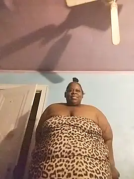 Pinkchocolatebbw online show from 03/12/26, 06:17