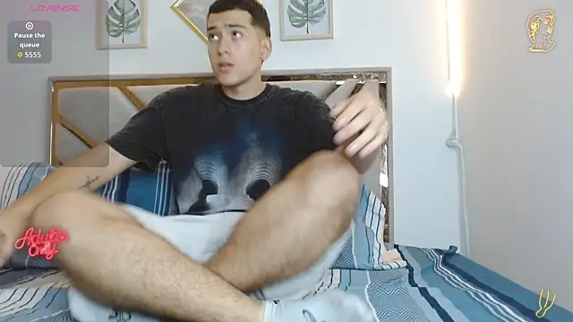 oliver   saint online show from 04/12/26, 11:08