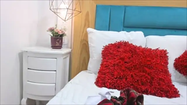Nikol Lopez  online show from 05/07/26, 03:11