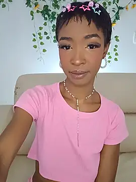 Snapshot of TinnaPeyton chatting on 06/12/26, 08:28 TinnaPeyton online show from 06/12/26, 08:28