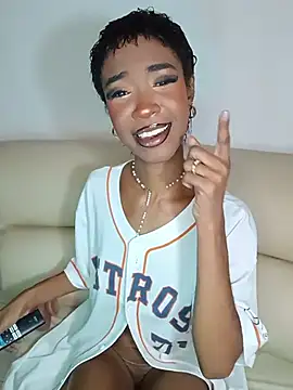 Snapshot of TinnaPeyton chatting on 06/07/26, 03:28 TinnaPeyton online show from 06/07/26, 03:28