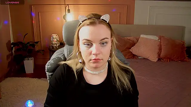 Glow Margo online show from 03/22/26, 01:09