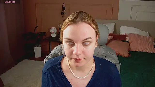 Glow Margo online show from 04/24/26, 01:18