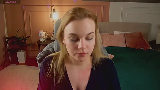 Glow Margo online show from 04/04/26, 01:23