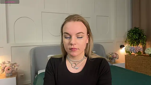 Glow Margo online show from 03/03/26, 01:45