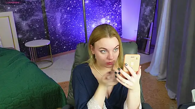 Glow Margo online show from 04/08/26, 01:07