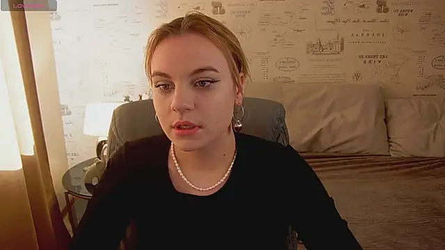Glow Margo online show from 05/30/26, 01:01