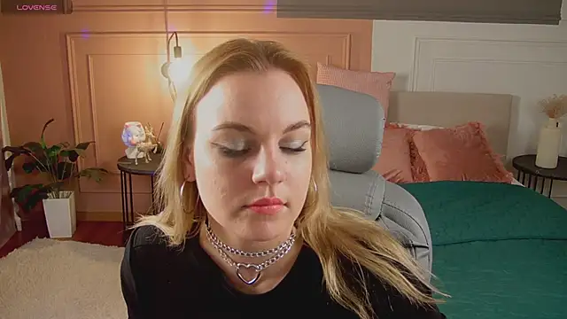 Glow Margo online show from 04/06/26, 01:01