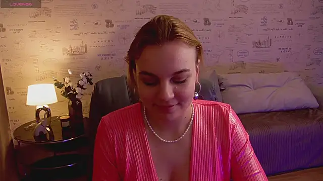 Glow Margo online show from 05/07/26, 01:10